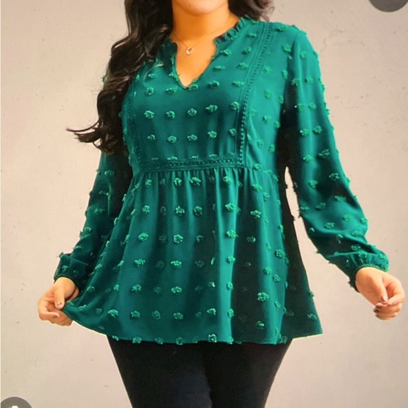 BloomChic Tops - BloomChic Boho Dark Green /Dot Blouse. P2P 23.5” Length 27.5” SIZE 14/16. NWT